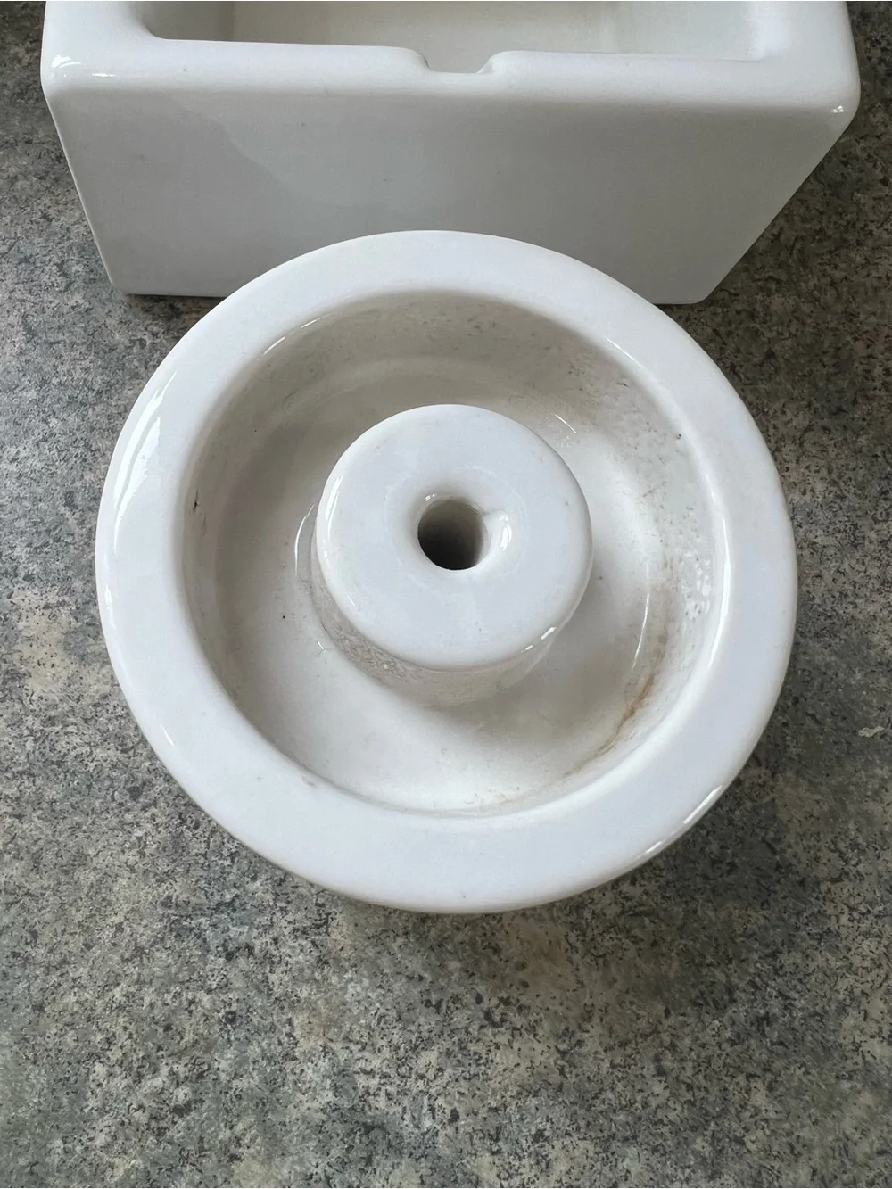 VINTAGE IDL SENIOR MOISTENER WHITE PORCELAIN ENVELOPE/ STAMP ROLLER MADE IN USA